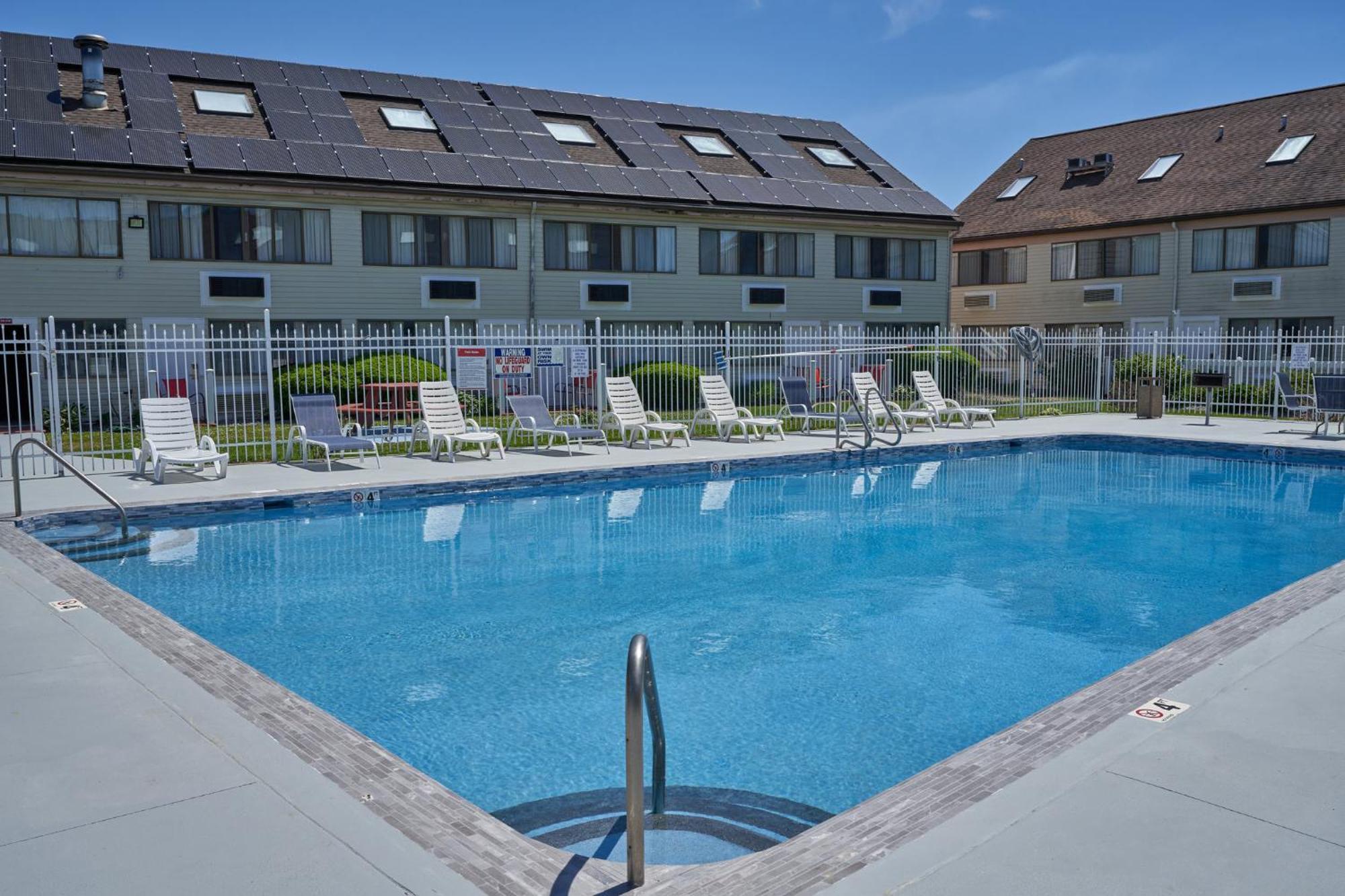 Admiralty Inn & Suites - A Red Collection Hotel Falmouth Exterior photo